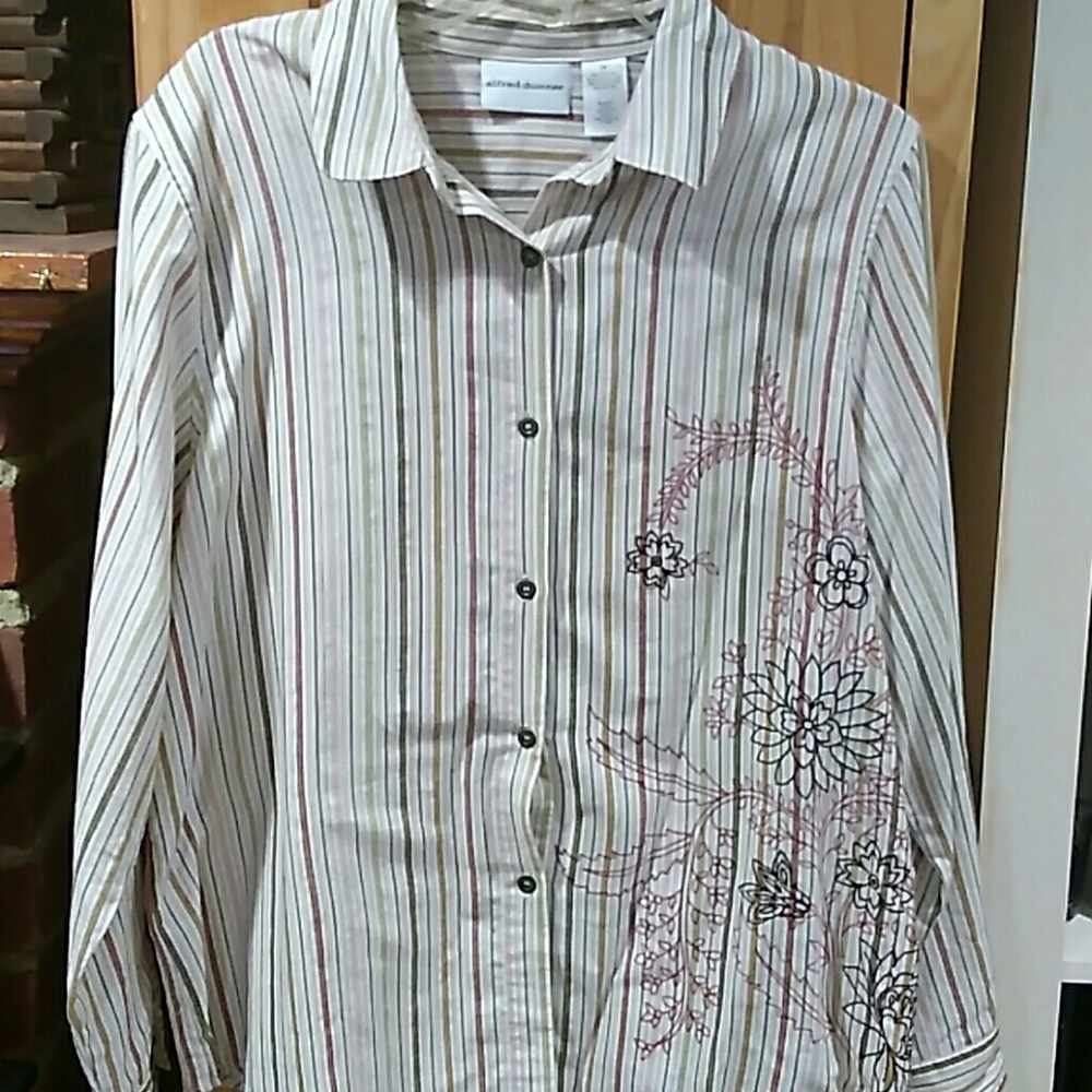 Misses sz.14 button down shirt